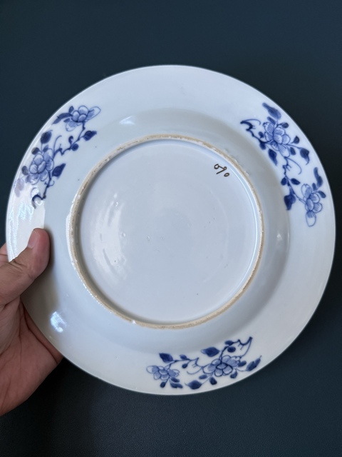 古玩陶瓷人物紋青花盤真品鑒賞圖