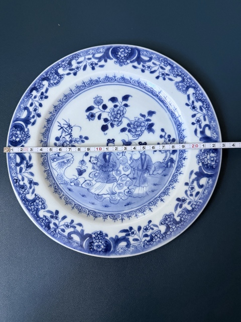 古玩陶瓷人物紋青花盤真品鑒賞圖
