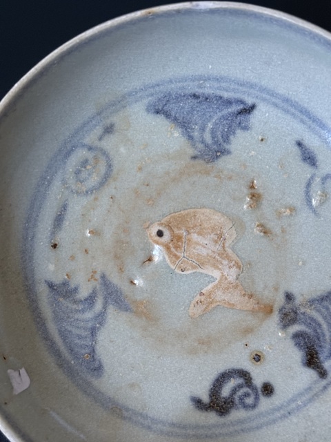 古玩陶瓷明正德青花露胎魚藻紋臥足盤真品鑒賞圖