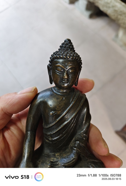 古玩銅器釋迦牟尼佛像真品鑒賞圖