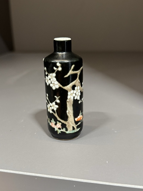 古玩陶瓷鼻煙壺真品鑒賞圖