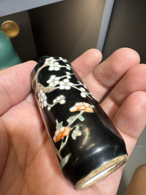 古玩陶瓷鼻煙壺真品鑒賞圖
