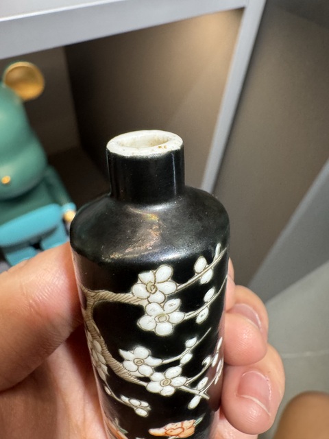 古玩陶瓷鼻煙壺真品鑒賞圖
