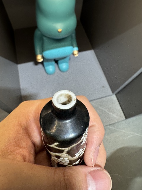 古玩陶瓷鼻煙壺真品鑒賞圖