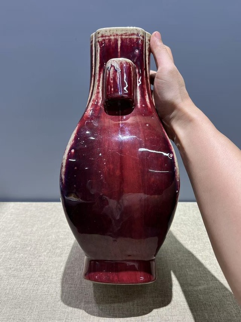 古玩陶瓷鈞紅窯變釉貫耳瓶真品鑒賞圖