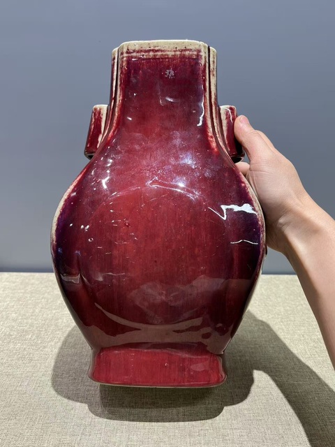 古玩陶瓷鈞紅窯變釉貫耳瓶真品鑒賞圖