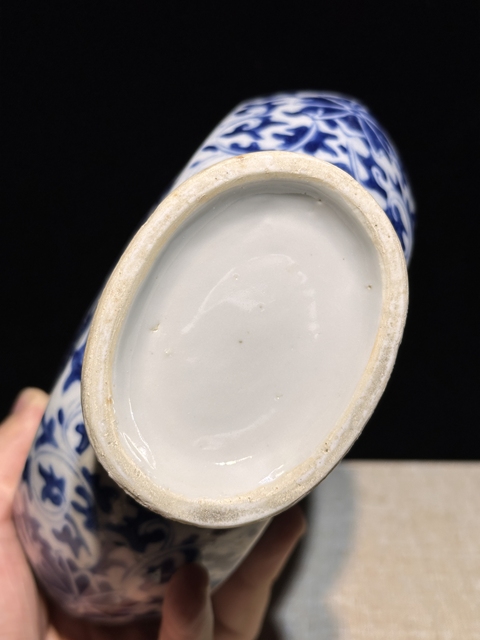 古玩陶瓷青花趕珠龍紋抱月瓶真品鑒賞圖