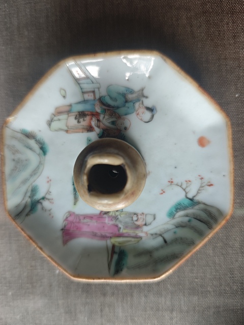 古玩陶瓷粉彩人物故事紋香插，模糊，偏老真品鑒賞圖