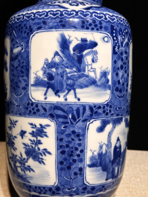 古玩陶瓷青花開光人物故事紋棒槌瓶真品鑒賞圖
