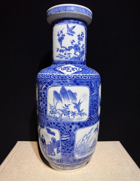 古玩陶瓷青花開光人物故事紋棒槌瓶真品鑒賞圖