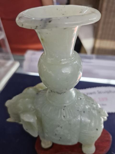 古玩玉器岫玉雕“太平有象”擺件真品鑒賞圖