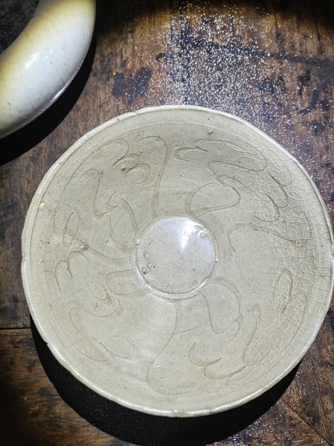 古玩陶瓷青釉刻花斗笠碗真品鑒賞圖