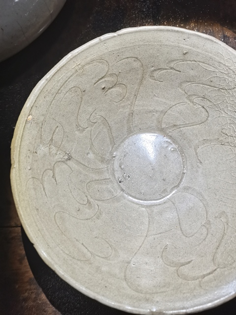 古玩陶瓷青釉刻花斗笠碗真品鑒賞圖