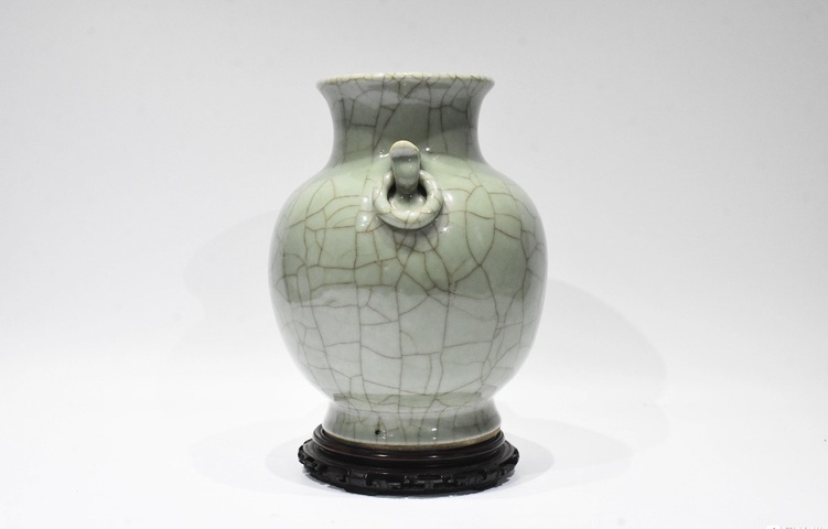 古玩陶瓷清乾隆環(huán)耳瓶真品鑒賞圖