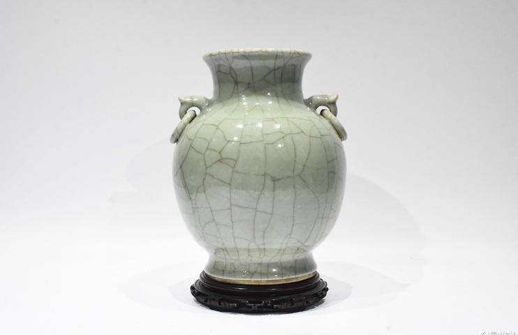 古玩陶瓷清乾隆環(huán)耳瓶真品鑒賞圖