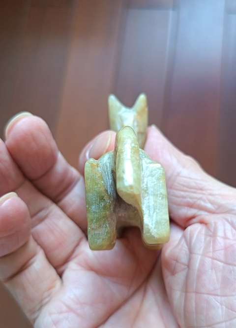 古玩玉器岫巖玉瑞獸真品鑒賞圖