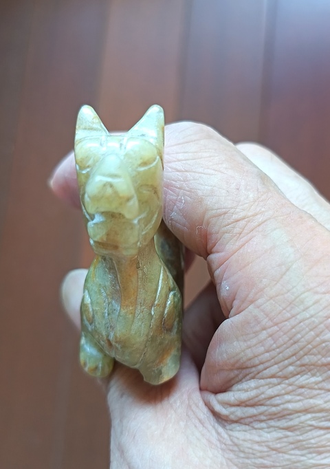古玩玉器岫巖玉瑞獸真品鑒賞圖