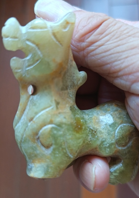 古玩玉器岫巖玉瑞獸真品鑒賞圖
