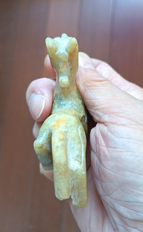 古玩玉器岫巖玉瑞獸真品鑒賞圖