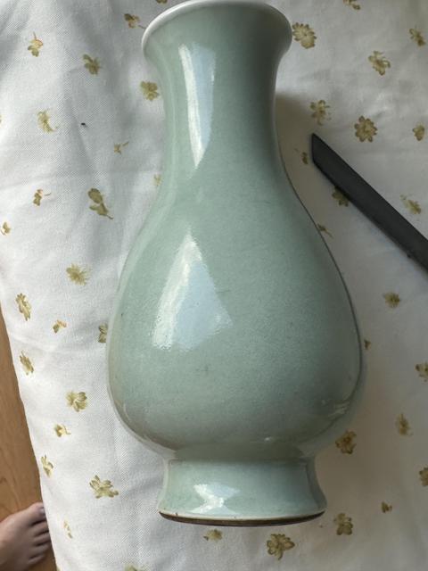 古玩陶瓷豆青釉玉壺春瓶真品鑒賞圖