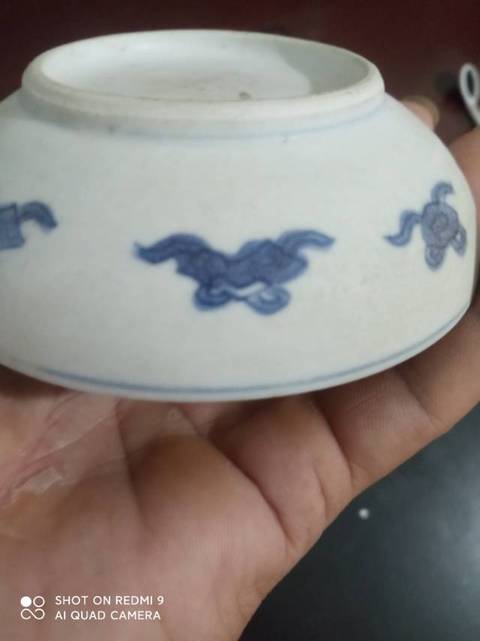 古玩陶瓷花卉紋青花粉盒真品鑒賞圖