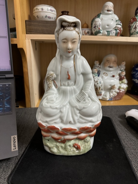 古玩陶瓷民國粉彩觀音坐像拍賣，當前價格4500元