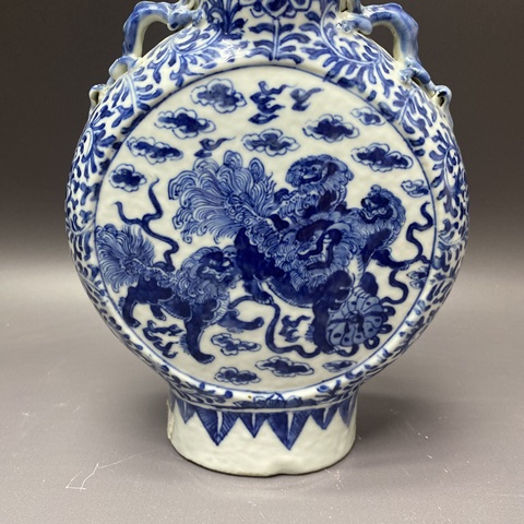 古玩陶瓷獅紋青花抱月瓶真品鑒賞圖