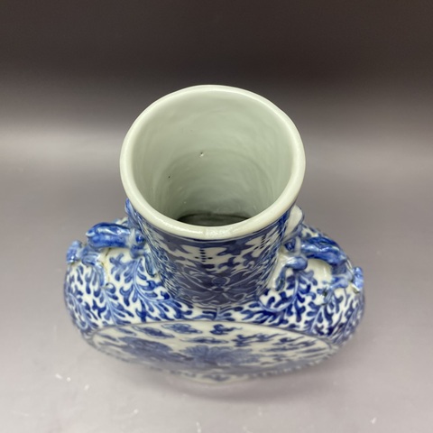古玩陶瓷獅紋青花抱月瓶真品鑒賞圖