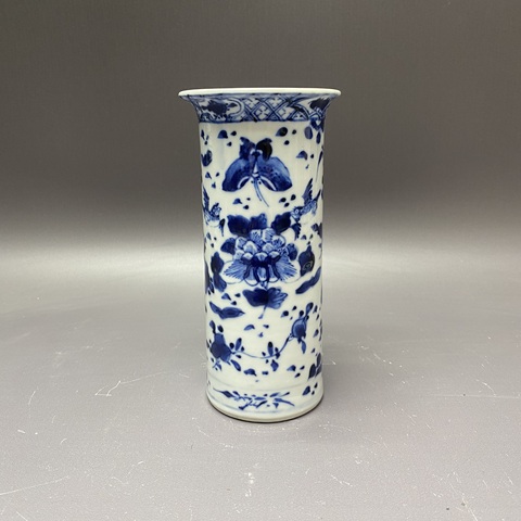 古玩陶瓷花蝶紋青花花觚真品鑒賞圖