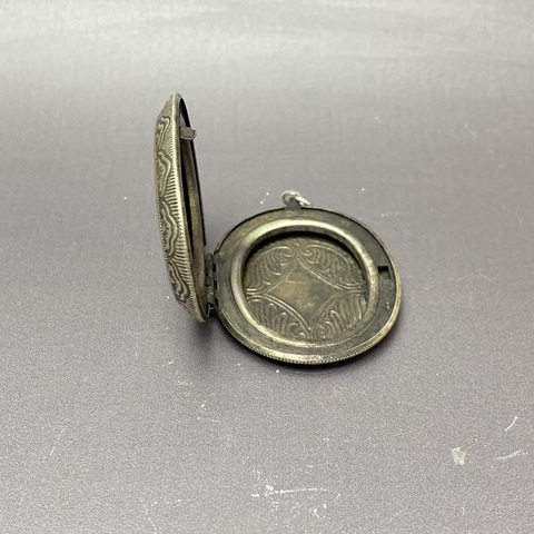 古玩陶瓷民國晚期蓋盒真品鑒賞圖