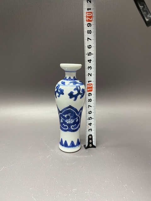 古玩陶瓷青花瓶真品鑒賞圖