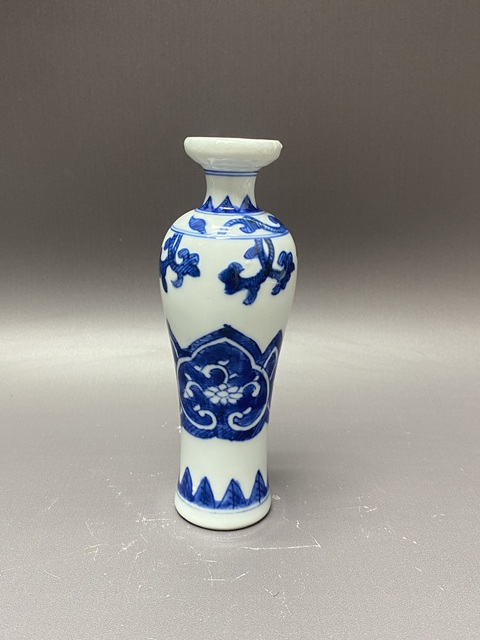 古玩陶瓷青花瓶真品鑒賞圖