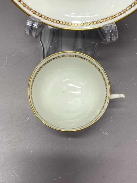 古玩陶瓷貴族·清乾隆胭脂紅徽章瓷·杯碟拍賣，當前價格3200元