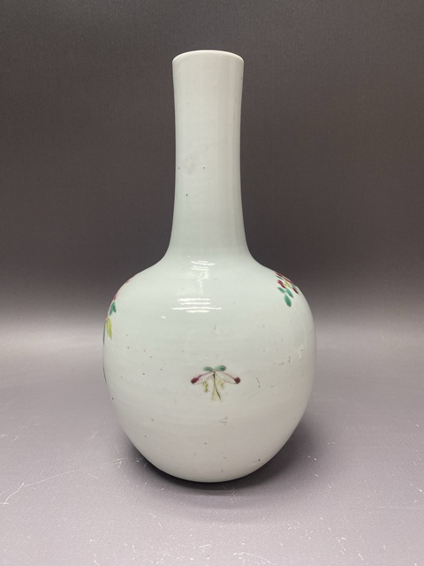 古玩陶瓷花鳥紋粉彩天球瓶真品鑒賞圖