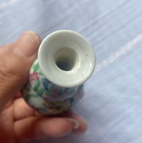 古玩陶瓷粉彩花卉紋葫蘆瓶真品鑒賞圖