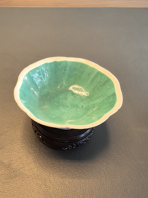 古玩陶瓷粉彩花卉紋碗真品鑒賞圖