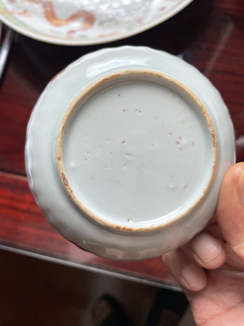 古玩陶瓷康熙·青花加彩花卉紋花口杯碟一套真品鑒賞圖