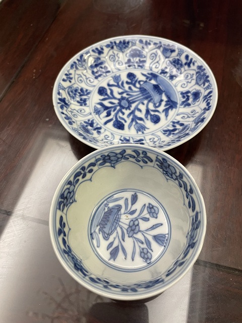 古玩陶瓷康熙·青花開窗花卉紋杯碟一套 真品鑒賞圖