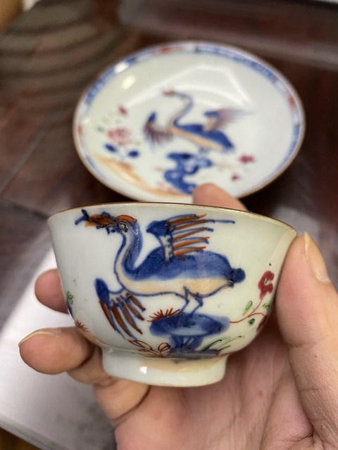 古玩陶瓷康熙·青花加彩仙鶴花卉紋杯碟一套 真品鑒賞圖