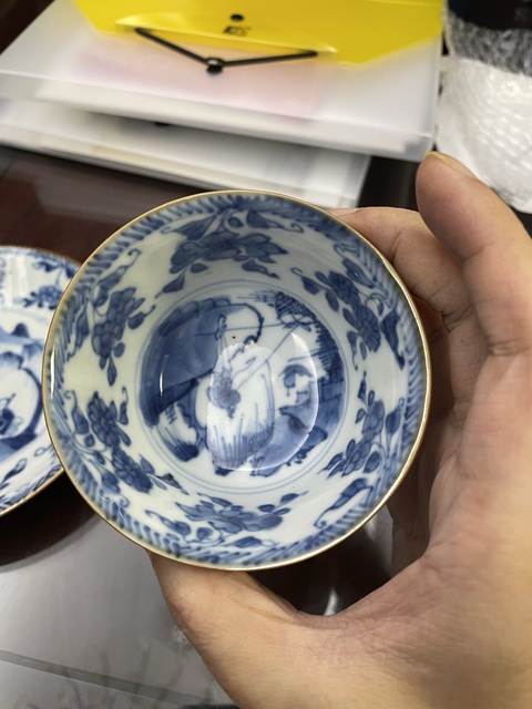 古玩陶瓷康熙·外紫金釉內(nèi)青花山水人物紋杯碟一套 真品鑒賞圖