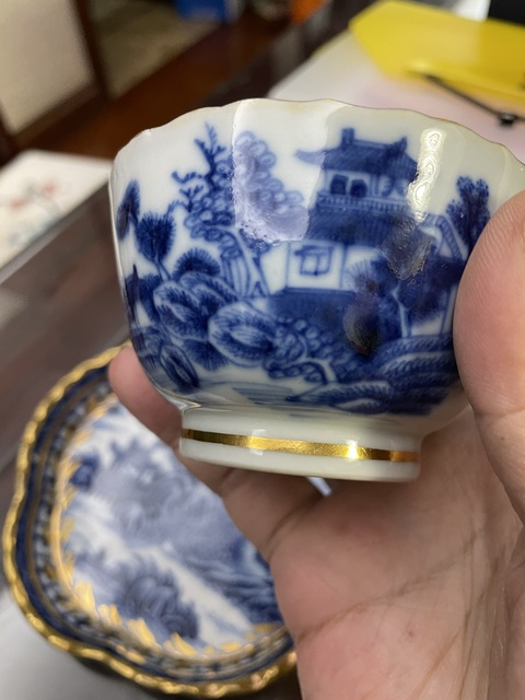 古玩陶瓷乾隆·青花描金山水人物紋花口杯碟一套 真品鑒賞圖
