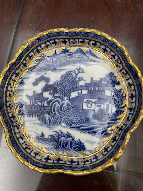 古玩陶瓷乾隆·青花描金山水人物紋花口杯碟一套 真品鑒賞圖