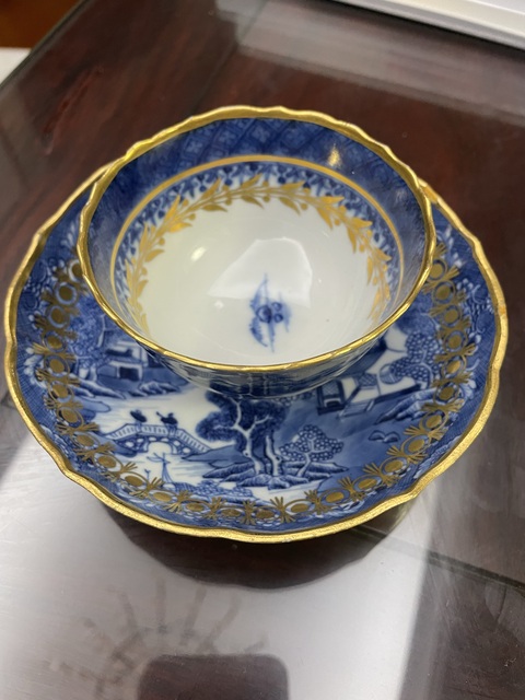 古玩陶瓷乾隆·青花描金山水人物紋花口杯碟一套 真品鑒賞圖
