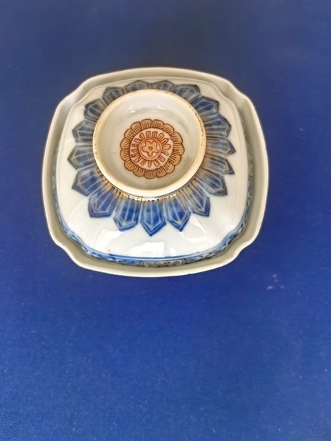 古玩陶瓷青花描金四方倭角花卉紋蓋杯真品鑒賞圖