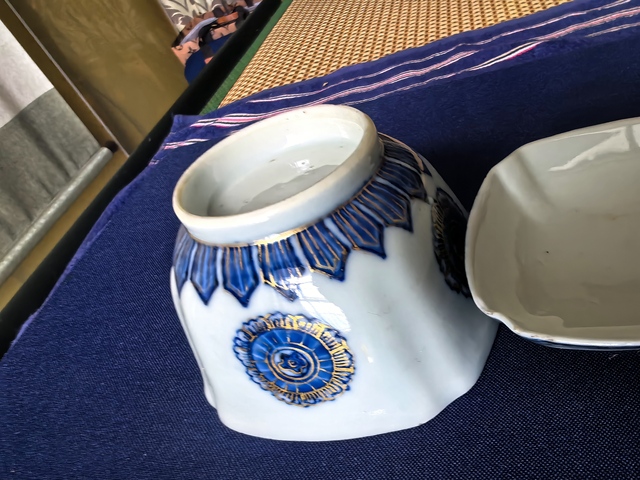 古玩陶瓷青花描金四方倭角花卉紋蓋杯真品鑒賞圖