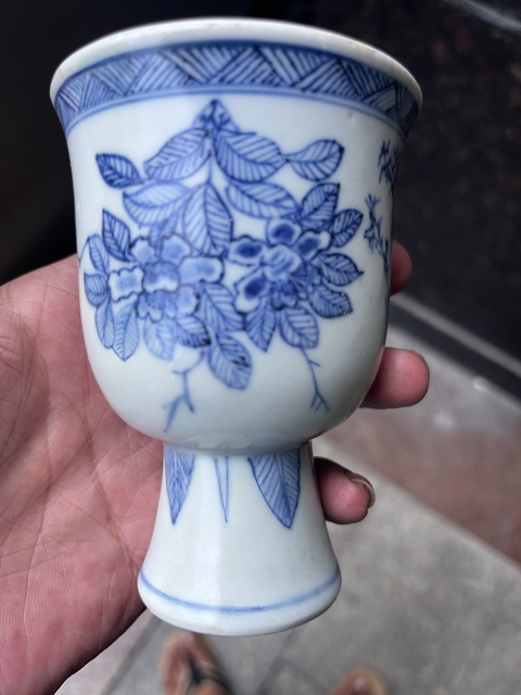 古玩陶瓷青花花卉山水紋高足杯真品鑒賞圖