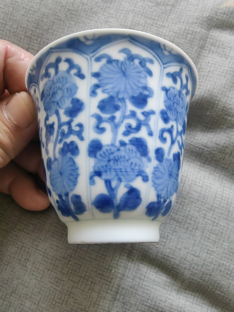 古玩陶瓷康熙青花杯真品鑒賞圖