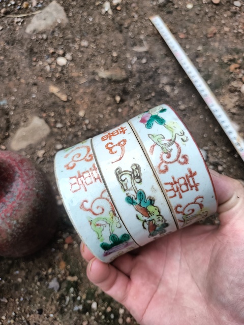古玩陶瓷粉彩疊盒真品鑒賞圖