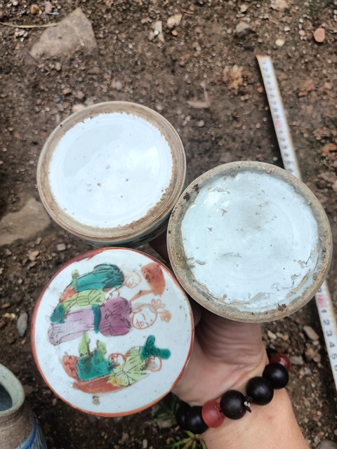 古玩陶瓷粉彩疊盒真品鑒賞圖