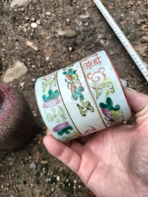 古玩陶瓷粉彩疊盒真品鑒賞圖